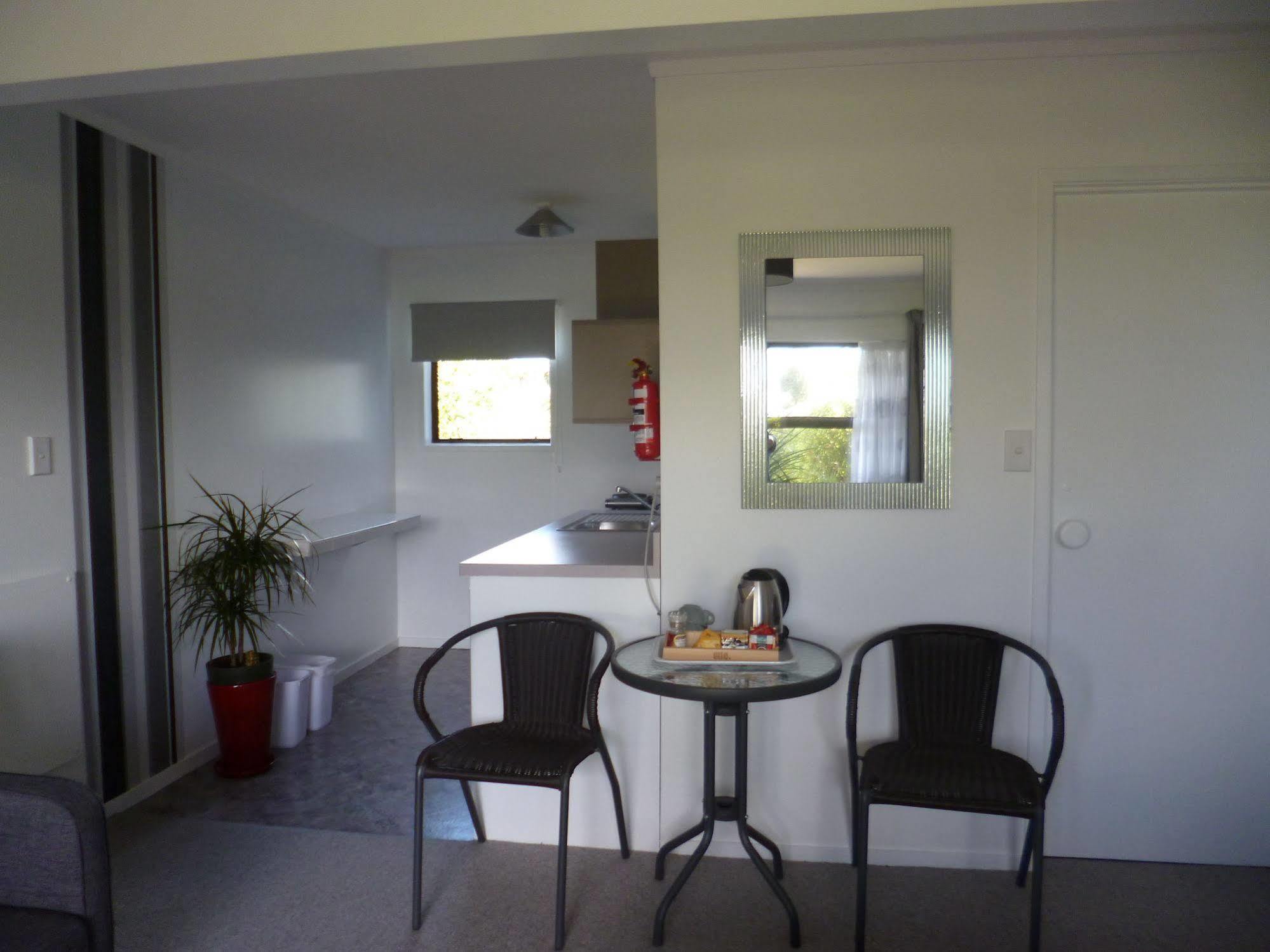 Opua Boutique Seaview Motel Exteriör bild