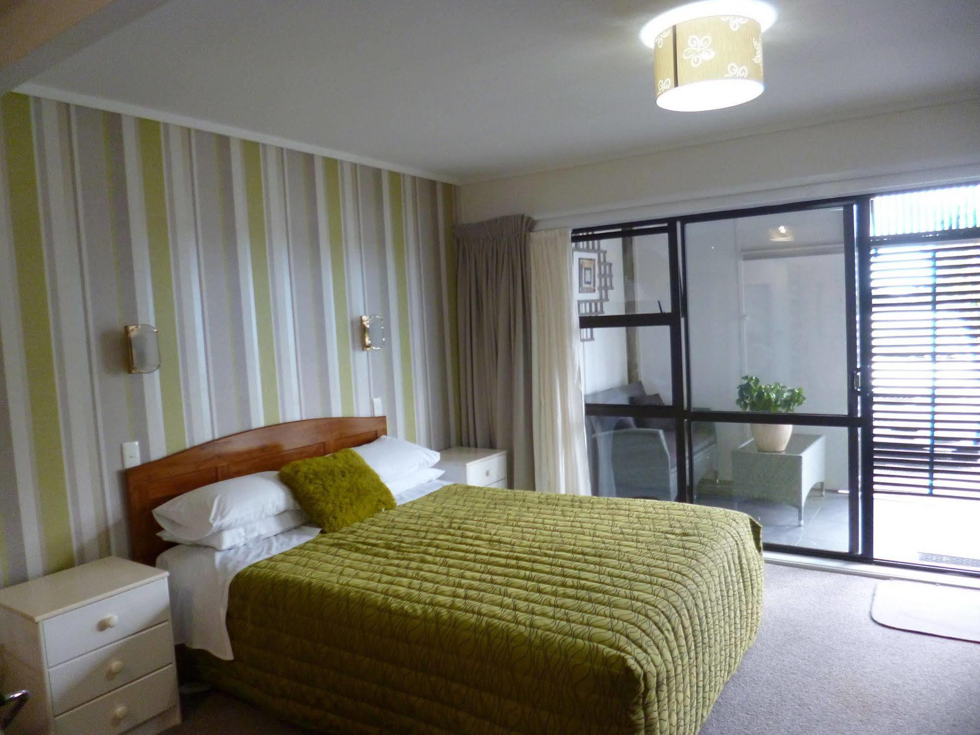 Opua Boutique Seaview Motel Exteriör bild