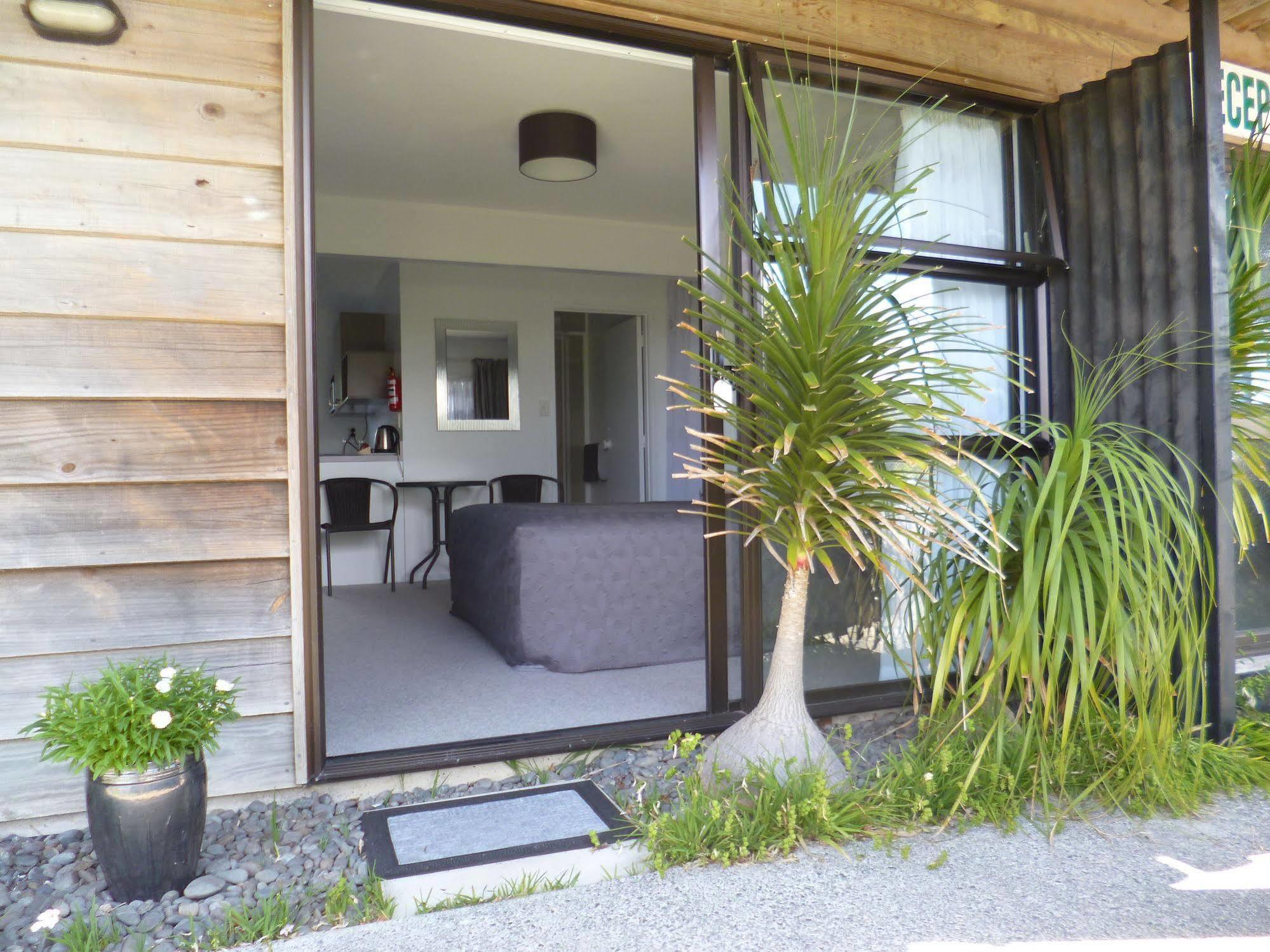 Opua Boutique Seaview Motel Exteriör bild